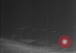 Image La bataille de Balikpapan pendant Seconde Guerre Mondiale dans le Pacifique Borneo, 1945, de la seconde 11 séquences d'archives historiques vidéo 65675054938