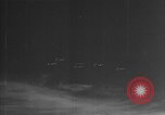 Image La bataille de Balikpapan pendant Seconde Guerre Mondiale dans le Pacifique Borneo, 1945, de la seconde 14 séquences d'archives historiques vidéo 65675054938
