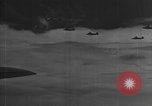 Image La bataille de Balikpapan pendant Seconde Guerre Mondiale dans le Pacifique Borneo, 1945, de la seconde 23 séquences d'archives historiques vidéo 65675054938