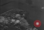 Image La bataille de Balikpapan pendant Seconde Guerre Mondiale dans le Pacifique Borneo, 1945, de la seconde 26 séquences d'archives historiques vidéo 65675054938
