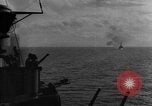 Image La bataille de Balikpapan pendant Seconde Guerre Mondiale dans le Pacifique Borneo, 1945, de la seconde 37 séquences d'archives historiques vidéo 65675054938