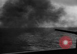 Image La bataille de Balikpapan pendant Seconde Guerre Mondiale dans le Pacifique Borneo, 1945, de la seconde 45 séquences d'archives historiques vidéo 65675054938