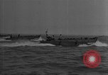 Image La bataille de Balikpapan pendant Seconde Guerre Mondiale dans le Pacifique Borneo, 1945, de la seconde 56 séquences d'archives historiques vidéo 65675054938