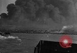 Image La bataille de Balikpapan pendant Seconde Guerre Mondiale dans le Pacifique Borneo, 1945, de la seconde 60 séquences d'archives historiques vidéo 65675054938