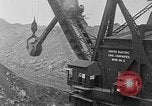 Standbild giant Kohlenschaufel Duquoin Illinois USA, 1929, aus Sekunde 11 historischem Filmmaterial Videoclip 65675054946