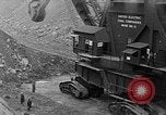 Standbild giant Kohlenschaufel Duquoin Illinois USA, 1929, aus Sekunde 16 historischem Filmmaterial Videoclip 65675054946