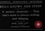 Standbild Hund machen Besorgungen New York City USA, 1929, aus Sekunde 9 historischem Filmmaterial Videoclip 65675054947