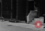 Standbild Hund machen Besorgungen New York City USA, 1929, aus Sekunde 18 historischem Filmmaterial Videoclip 65675054947