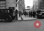 Standbild Hund machen Besorgungen New York City USA, 1929, aus Sekunde 61 historischem Filmmaterial Videoclip 65675054947