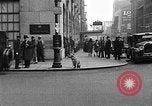 Standbild Hund machen Besorgungen New York City USA, 1929, aus Sekunde 62 historischem Filmmaterial Videoclip 65675054947