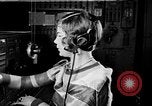 Immagine di Ragazza dirigere i treni Chicago Illinois USA, 1929, secondo 1 filmato di repertorio 65675054954