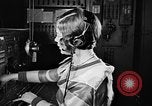 Immagine di Ragazza dirigere i treni Chicago Illinois USA, 1929, secondo 3 filmato di repertorio 65675054954