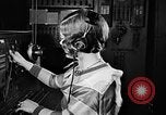 Immagine di Ragazza dirigere i treni Chicago Illinois USA, 1929, secondo 5 filmato di repertorio 65675054954