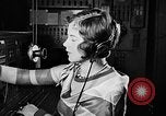 Immagine di Ragazza dirigere i treni Chicago Illinois USA, 1929, secondo 40 filmato di repertorio 65675054954