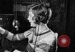 Immagine di Ragazza dirigere i treni Chicago Illinois USA, 1929, secondo 41 filmato di repertorio 65675054954