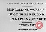 Immagine di Thangka si è srotolato sulla collina Kumbum Tibet, 1930, secondo 1 filmato di repertorio 65675054959