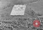 Immagine di Thangka si è srotolato sulla collina Kumbum Tibet, 1930, secondo 9 filmato di repertorio 65675054959