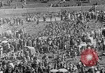 Immagine di Thangka si è srotolato sulla collina Kumbum Tibet, 1930, secondo 35 filmato di repertorio 65675054959