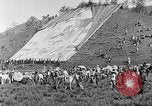 Immagine di Thangka si è srotolato sulla collina Kumbum Tibet, 1930, secondo 40 filmato di repertorio 65675054959