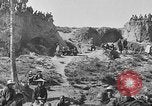 Immagine di Thangka si è srotolato sulla collina Kumbum Tibet, 1930, secondo 46 filmato di repertorio 65675054959