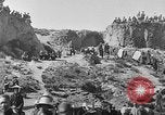 Immagine di Thangka si è srotolato sulla collina Kumbum Tibet, 1930, secondo 48 filmato di repertorio 65675054959