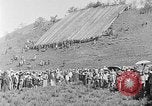 Immagine di Thangka si è srotolato sulla collina Kumbum Tibet, 1930, secondo 60 filmato di repertorio 65675054959