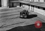Immagine di Motore fire sedan Parigi Francia, 1930, secondo 22 filmato di repertorio 65675054960