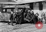 Immagine di Motore fire sedan Parigi Francia, 1930, secondo 36 filmato di repertorio 65675054960