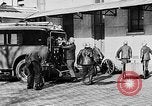 Immagine di Motore fire sedan Parigi Francia, 1930, secondo 42 filmato di repertorio 65675054960