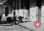 Immagine di Motore fire sedan Parigi Francia, 1930, secondo 44 filmato di repertorio 65675054960