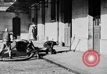 Immagine di Motore fire sedan Parigi Francia, 1930, secondo 45 filmato di repertorio 65675054960