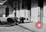 Immagine di Motore fire sedan Parigi Francia, 1930, secondo 46 filmato di repertorio 65675054960