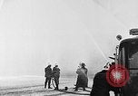 Immagine di Motore fire sedan Parigi Francia, 1930, secondo 51 filmato di repertorio 65675054960