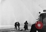 Immagine di Motore fire sedan Parigi Francia, 1930, secondo 52 filmato di repertorio 65675054960