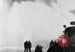 Immagine di Motore fire sedan Parigi Francia, 1930, secondo 54 filmato di repertorio 65675054960