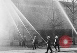 Immagine di Motore fire sedan Parigi Francia, 1930, secondo 61 filmato di repertorio 65675054960