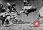 Image devil dancing Madras Inde, 1930, de la seconde 14 séquences d'archives historiques vidéo 65675054962