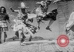 Image devil dancing Madras Inde, 1930, de la seconde 21 séquences d'archives historiques vidéo 65675054962