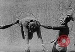 Image devil dancing Madras Inde, 1930, de la seconde 51 séquences d'archives historiques vidéo 65675054962
