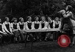 Immagine di La scuola per il canile-cameriere Haslemere Inghilterra, 1930, secondo 10 filmato di repertorio 65675054967