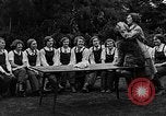 Immagine di La scuola per il canile-cameriere Haslemere Inghilterra, 1930, secondo 11 filmato di repertorio 65675054967