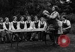 Immagine di La scuola per il canile-cameriere Haslemere Inghilterra, 1930, secondo 13 filmato di repertorio 65675054967