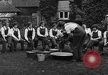 Immagine di La scuola per il canile-cameriere Haslemere Inghilterra, 1930, secondo 30 filmato di repertorio 65675054967