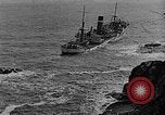 Immagine di nave a riva dalla nebbia Collieston Scozia Scotland, 1930, secondo 50 filmato di repertorio 65675054968