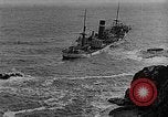 Immagine di nave a riva dalla nebbia Collieston Scozia Scotland, 1930, secondo 51 filmato di repertorio 65675054968