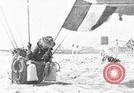 Image les ballons à air chaud Venice Beach Los Angeles California USA, 1930, de la seconde 16 séquences d'archives historiques vidéo 65675054972