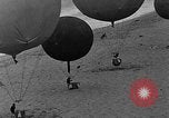 Image les ballons à air chaud Venice Beach Los Angeles California USA, 1930, de la seconde 46 séquences d'archives historiques vidéo 65675054972