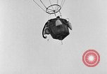 Image les ballons à air chaud Venice Beach Los Angeles California USA, 1930, de la seconde 61 séquences d'archives historiques vidéo 65675054972