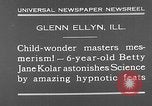 Image rabbit hypnotisé Glen Ellyn Illinois USA, 1930, de la seconde 8 séquences d'archives historiques vidéo 65675054980