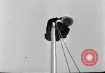 Standbild Bill Holmes klettert Fahnenmast New York City USA, 1931, aus Sekunde 61 historischem Filmmaterial Videoclip 65675054993
